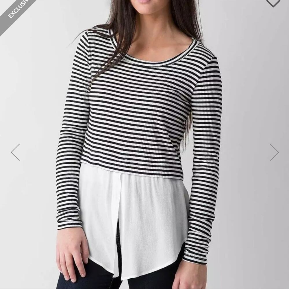 Red by BKE Black and White Striped Gauze Trim Top Long Sleeve Size Small